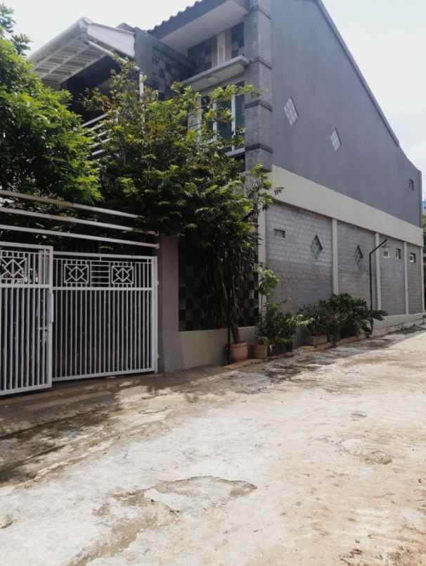 dijual rumah jl raya meruyung limo