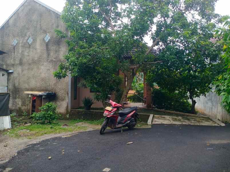 dijual rumah jl raya srengseng