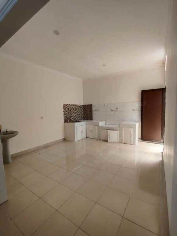 dijual rumah jl raya tapos cimanggis