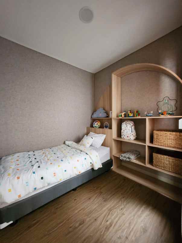 dijual rumah jl raya tigaraksa