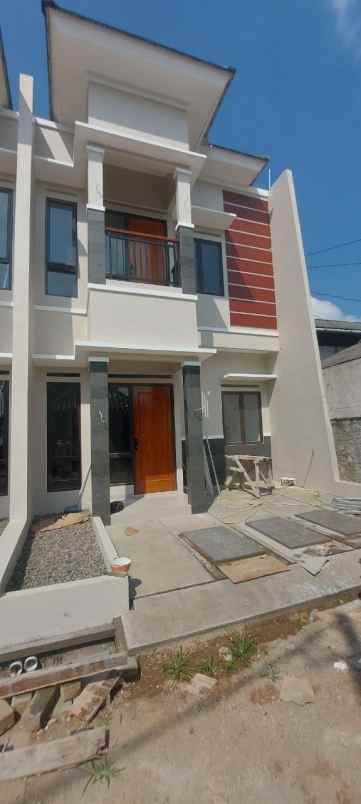 dijual rumah jl salak