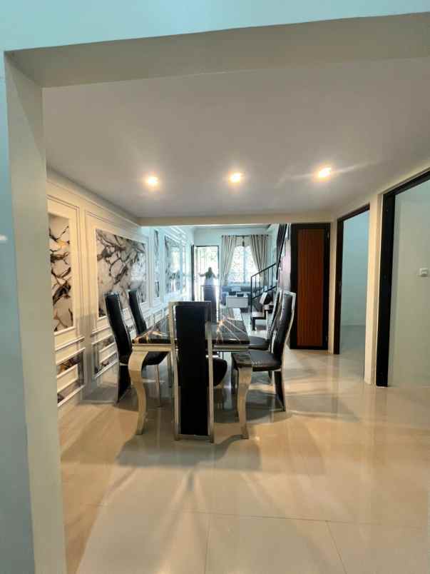 dijual rumah jl srikandi