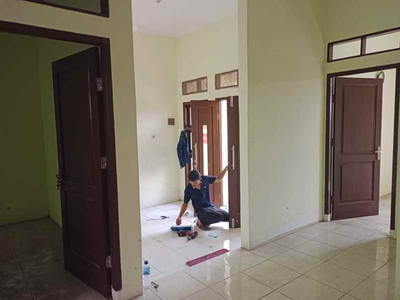 dijual rumah jl sukahati cibinong bogor