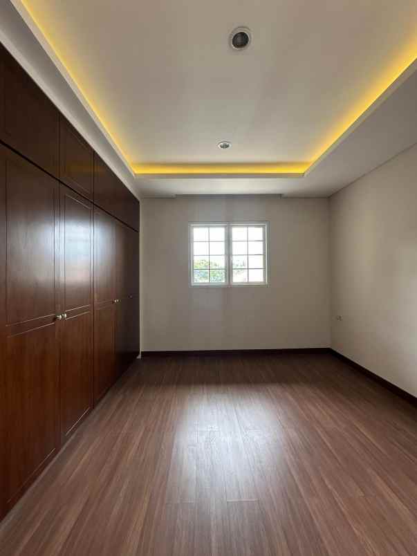 dijual rumah jl tb simatupang