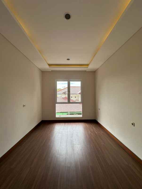 dijual rumah jl tb simatupang