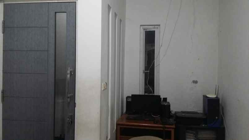 dijual rumah jl vila nusa indah 3