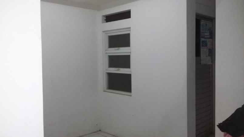 dijual rumah jl vila nusa indah 3