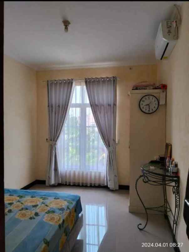 dijual rumah jln h tabronih kalimulya