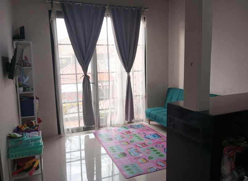 dijual rumah jln jati cihanjuang