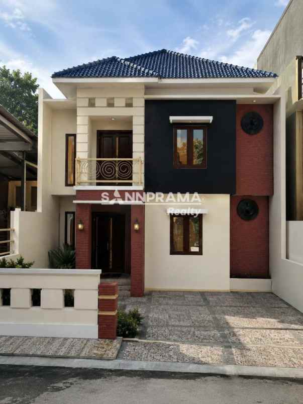 dijual rumah jln raya sawangan depok