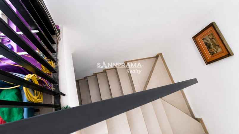 dijual rumah jln raya sawangan depok