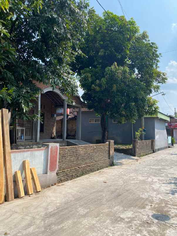 dijual rumah jlogedan tegalampel kec