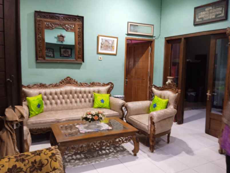 dijual rumah joyosuran pasar kliwon