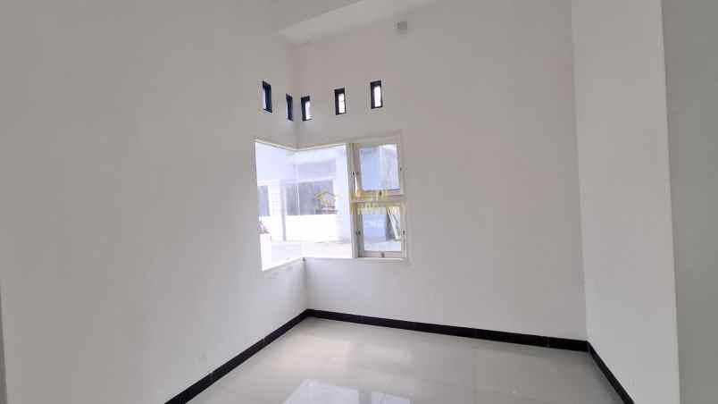 dijual rumah kadirojo purwomartani