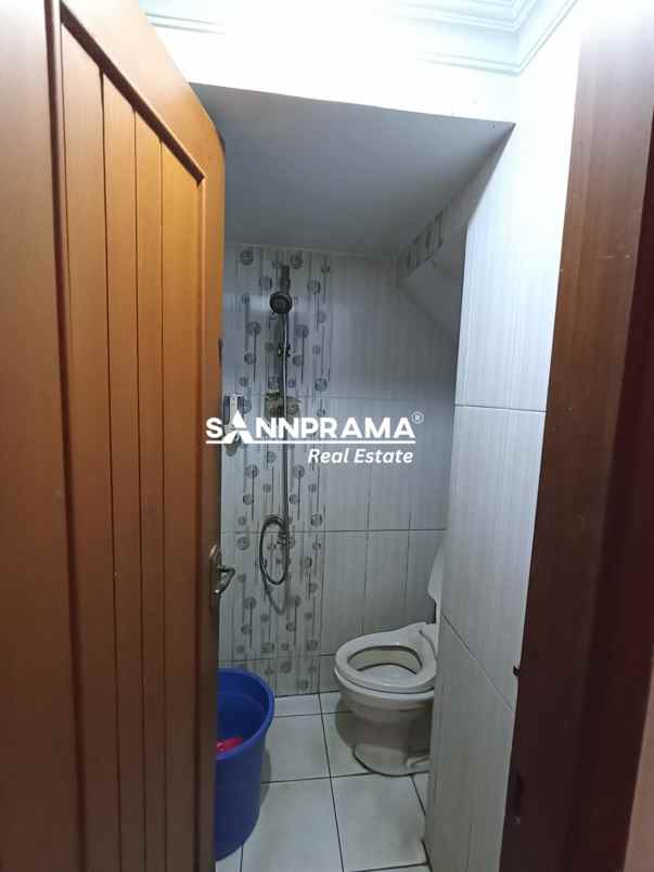 dijual rumah kalibaru