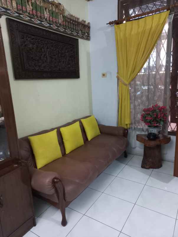 dijual rumah kalibaru