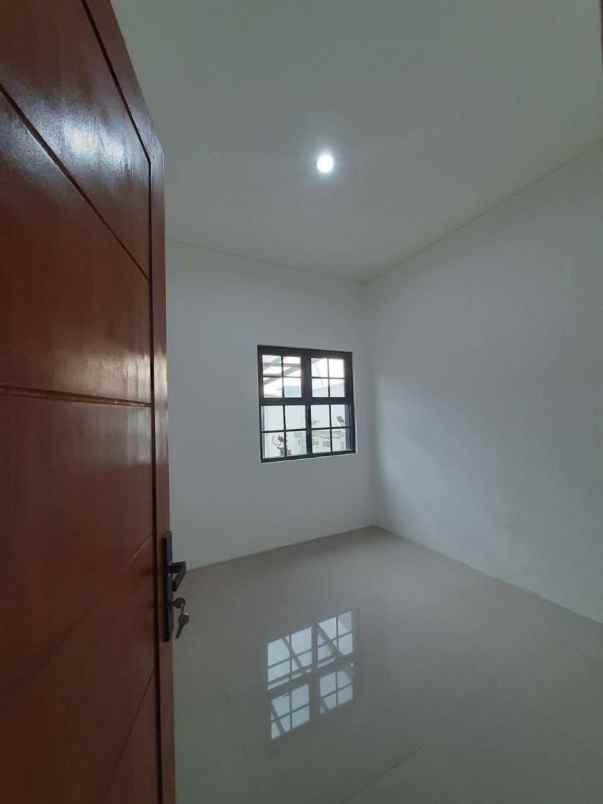 dijual rumah kalibaru