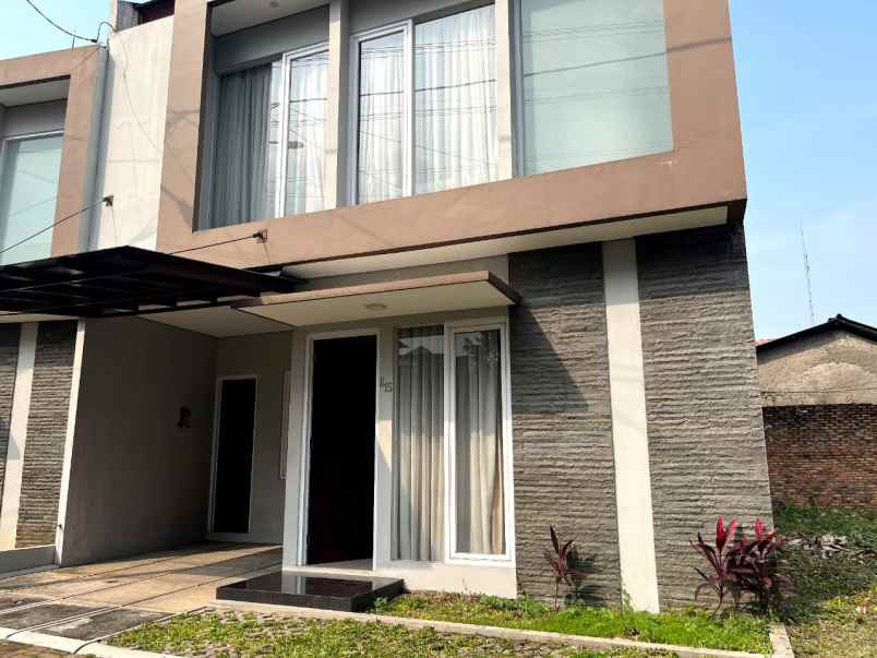 dijual rumah kampung dukuh