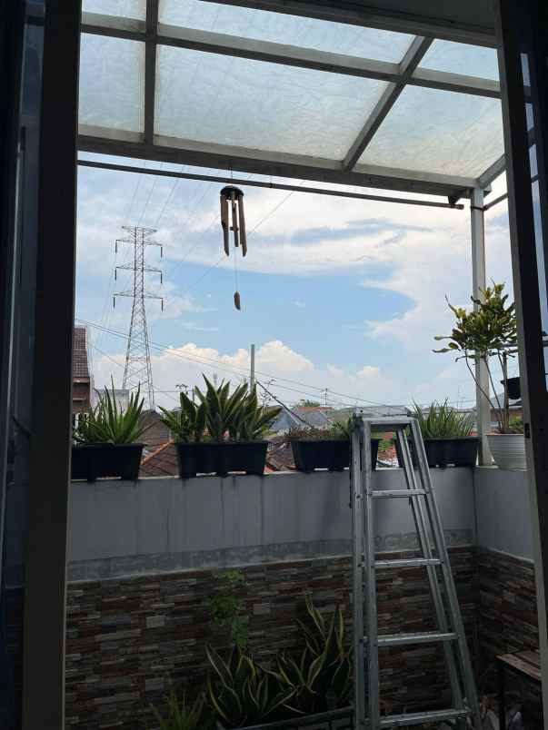 dijual rumah karang empat