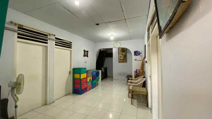 dijual rumah kebon kacang