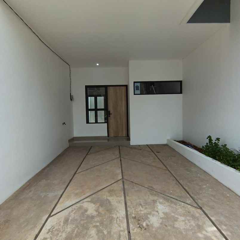 dijual rumah kelapa dua