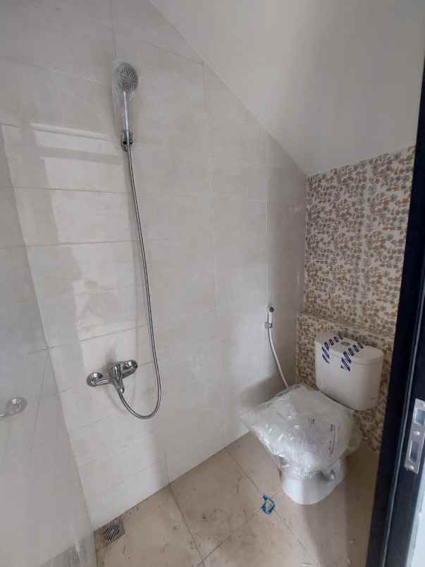 dijual rumah kiara sari permai