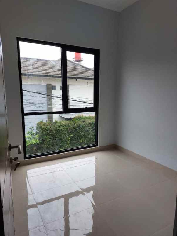 dijual rumah kiara sari permai