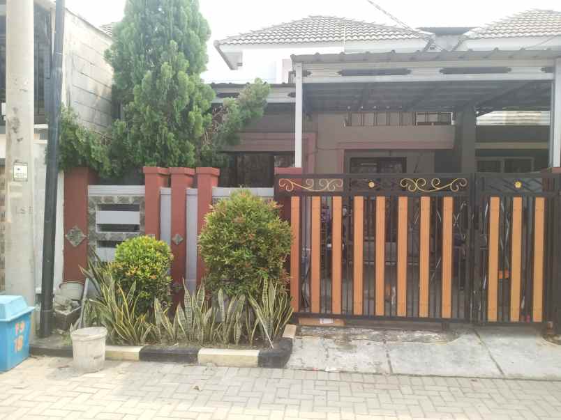 dijual rumah komplek cluster panorama