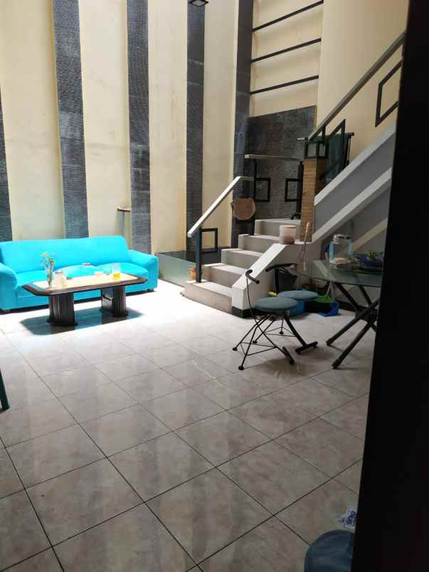 dijual rumah komplek duta regency