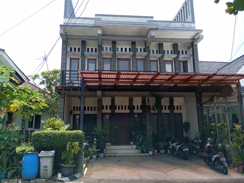 dijual rumah komplek duta regency