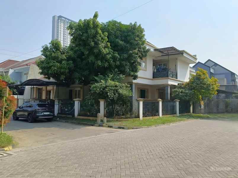 dijual rumah komplek metro permata