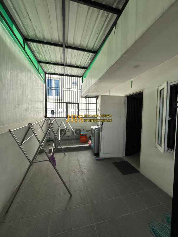 dijual rumah komplek mutiara palace