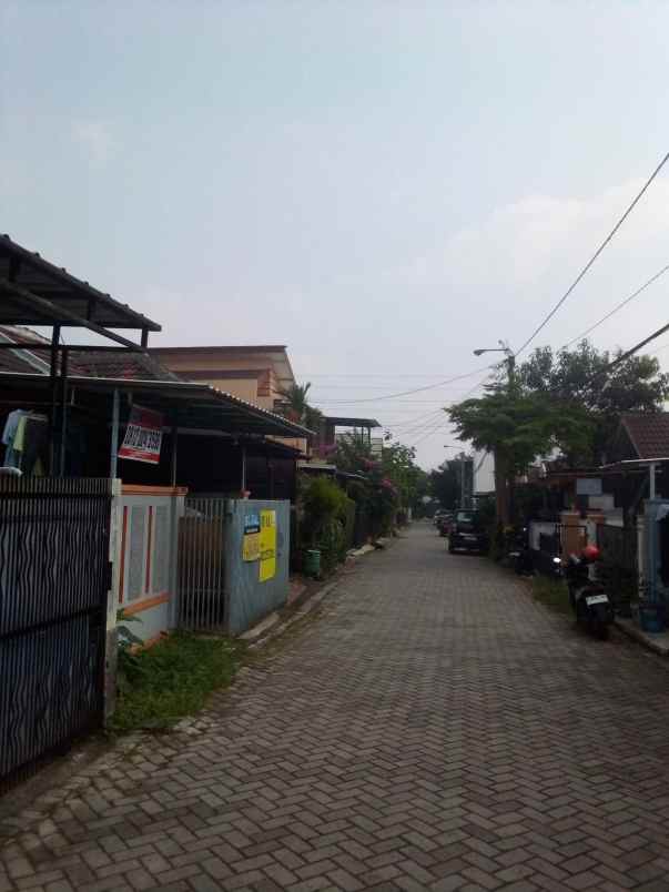 dijual rumah komplek nusa hijau