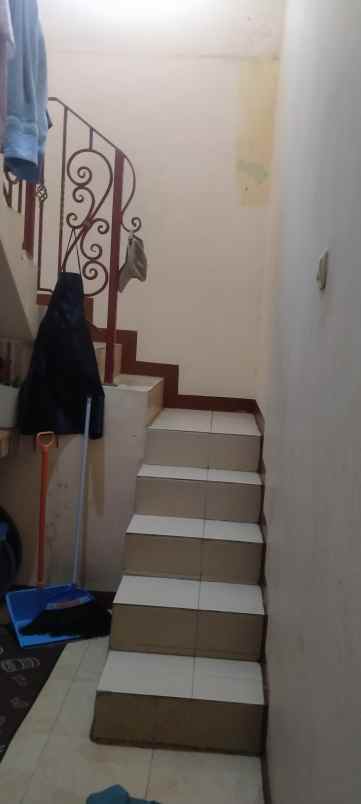 dijual rumah komplek padasuka indah