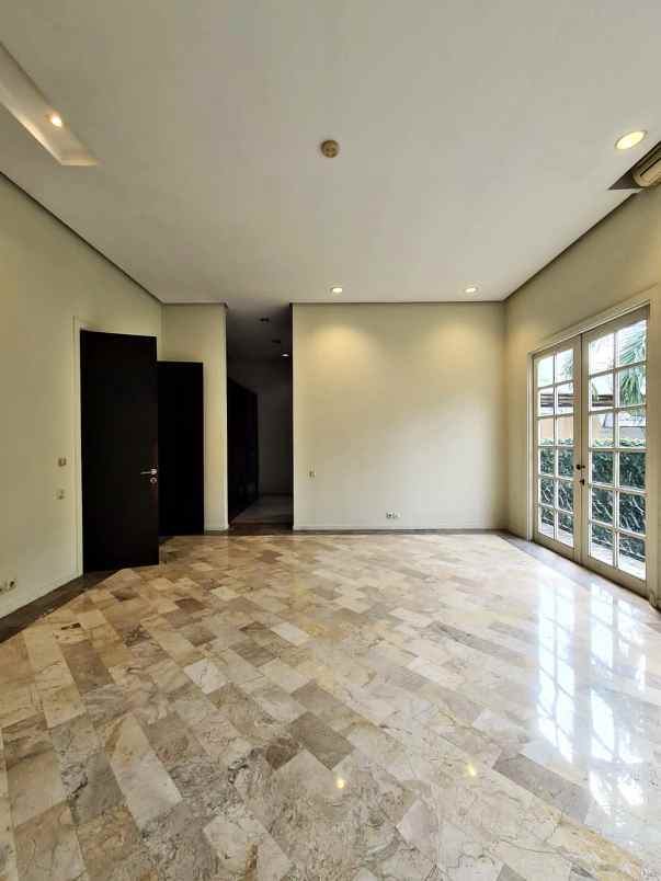 dijual rumah komplek pondok indah