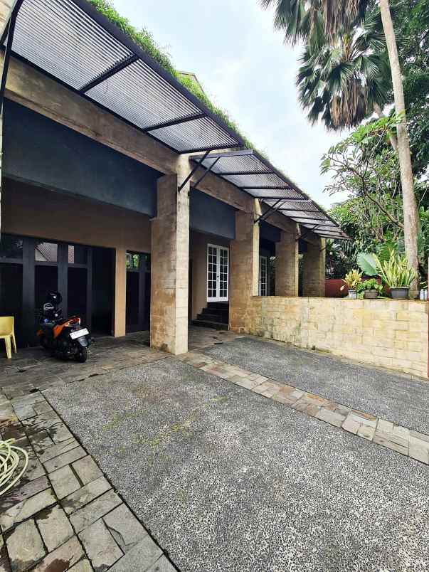 dijual rumah komplek pondok indah