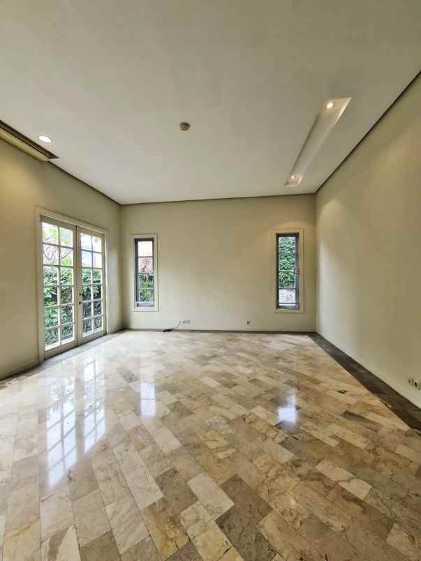 dijual rumah komplek pondok indah