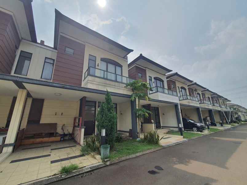 dijual rumah lavon swan city cluster