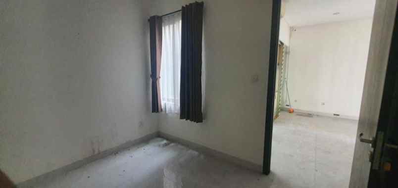 dijual rumah lavon swan city cluster