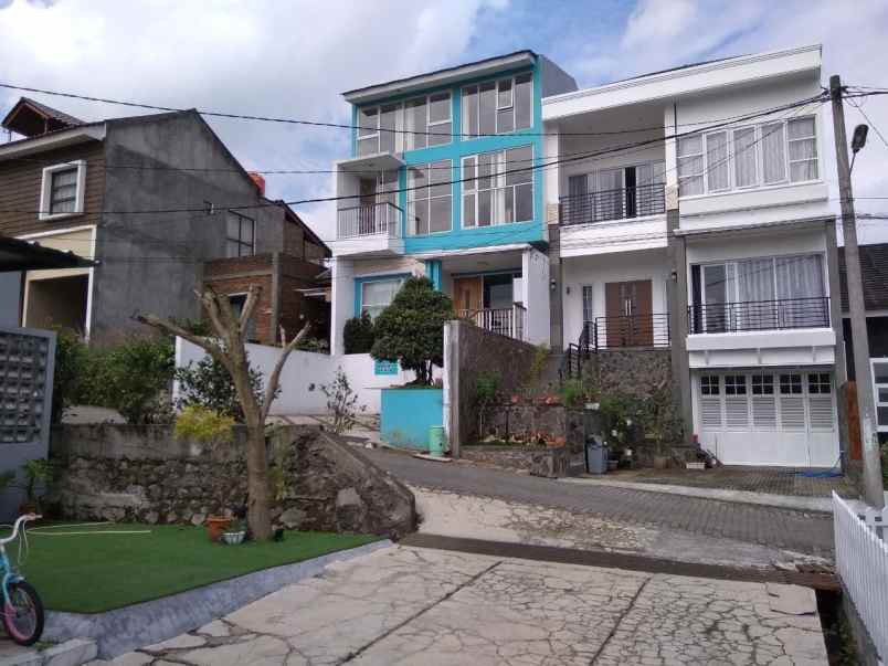 dijual rumah lembang bandung utara