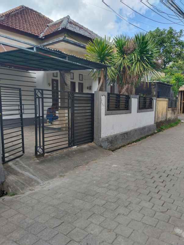 dijual rumah lokasi keboiwa utara