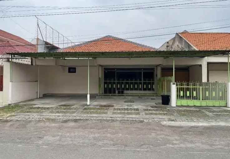 dijual rumah manyar rejo