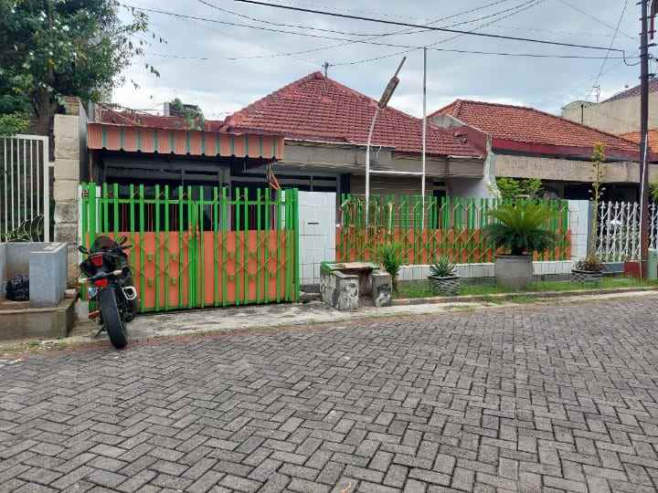 dijual rumah manyar tirtoyoso selatan