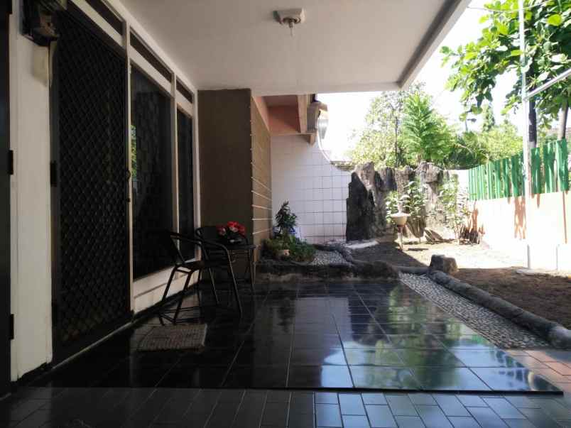 dijual rumah manyar tirtoyoso selatan