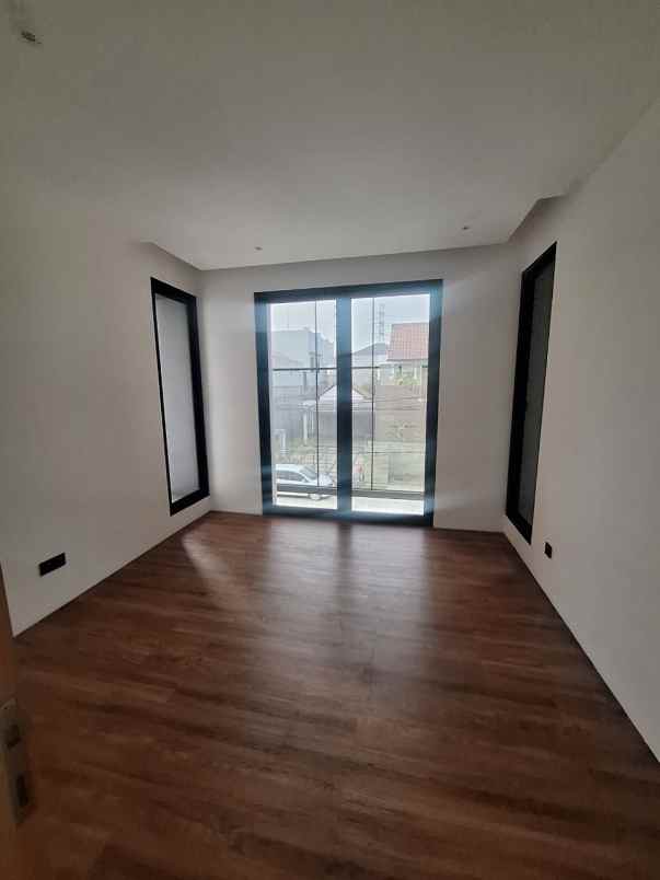 dijual rumah mekarwangi