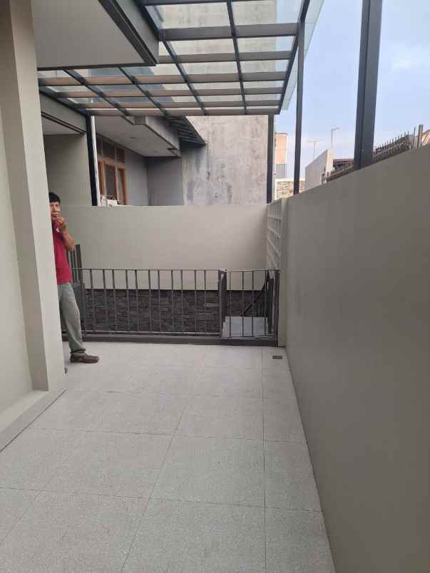 dijual rumah mekarwangi