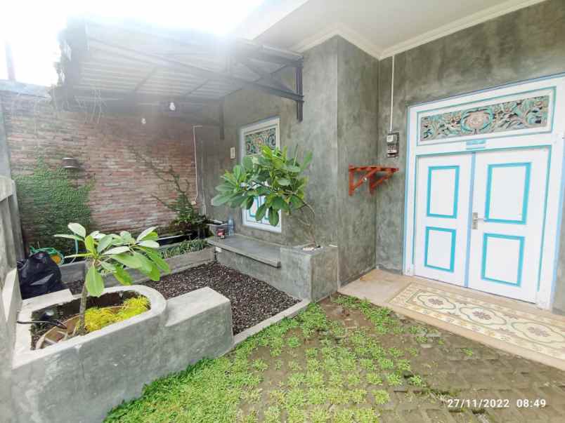 dijual rumah minomartani condong catur