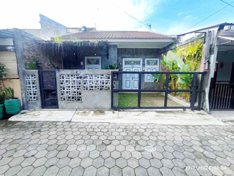 dijual rumah minomartani condong catur