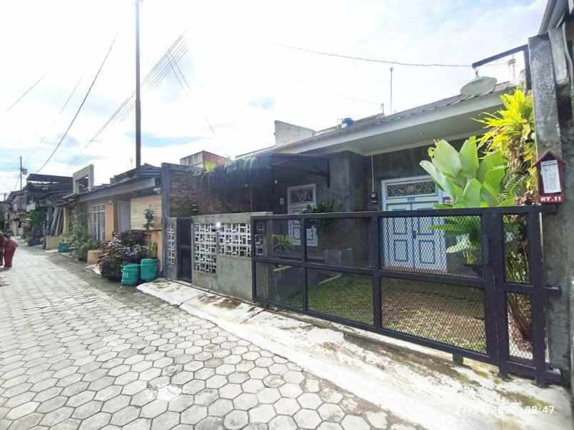 dijual rumah minomartani condong catur