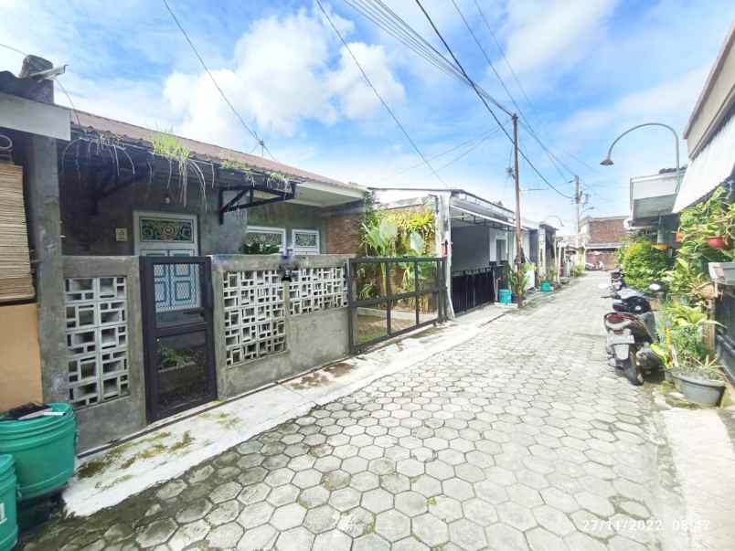 dijual rumah minomartani condong catur